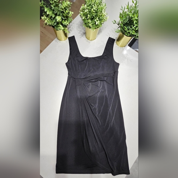 NWT CONNECTED Jolie petite robe noire neuve, bien doublée, avec drapage - Picture 2 of 6